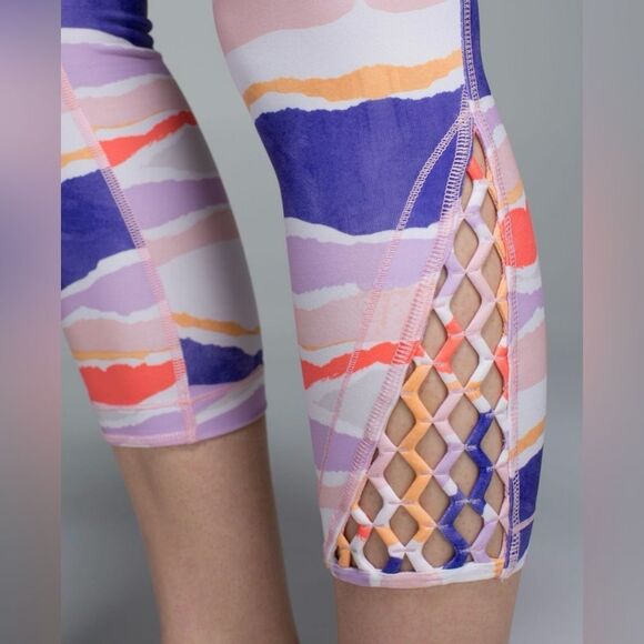 Lululemon True Self Crop Bleacher Stripe White Iris Flower Leggings - Picture 2 of 8